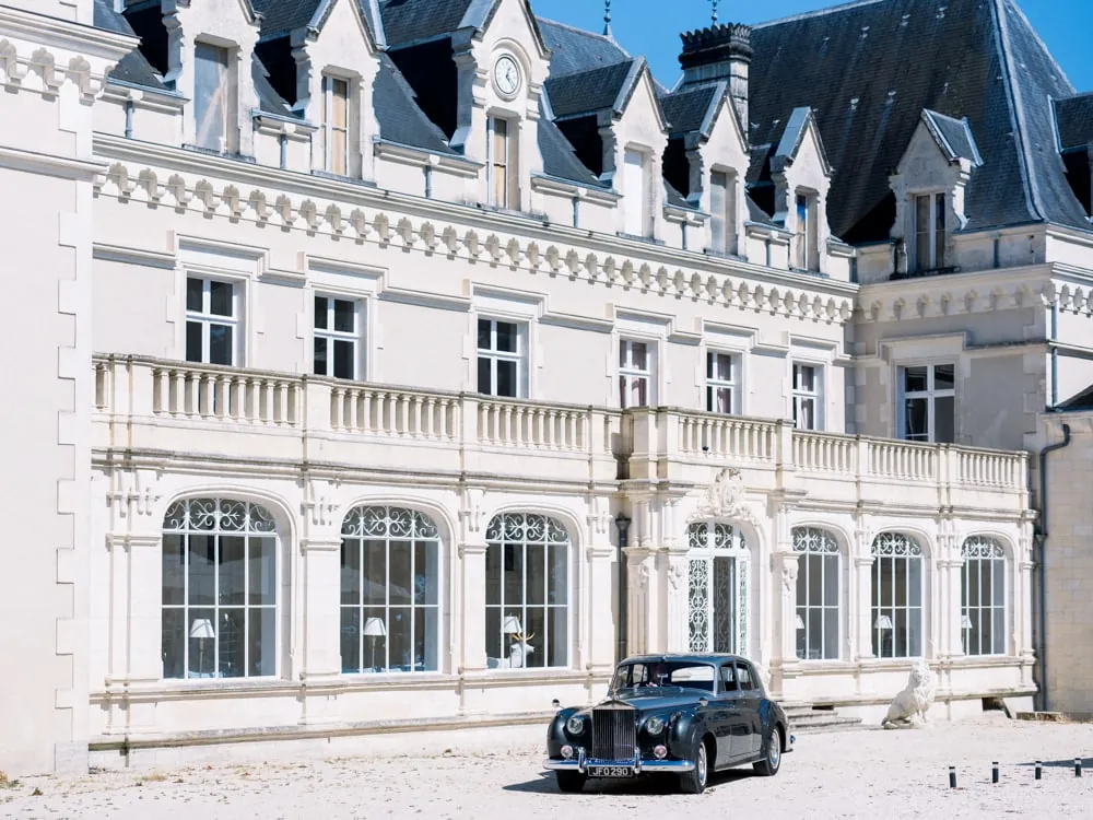 Schloss mit Auffahrt